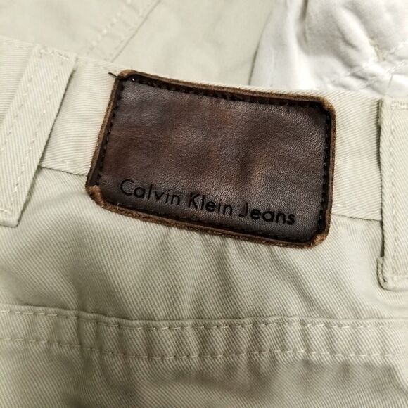 Calvin Klein Jeans Mens 38×30 Silver Easy Fit Flat front Straight - Picture 13 of 14
